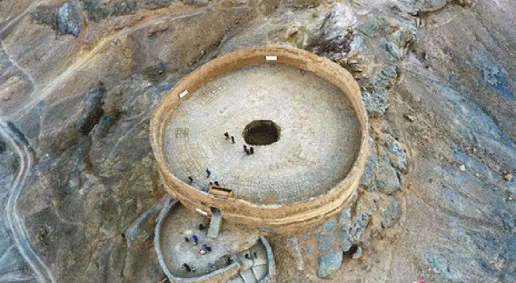 برج خاموشان(دخمه زرتشتیان)