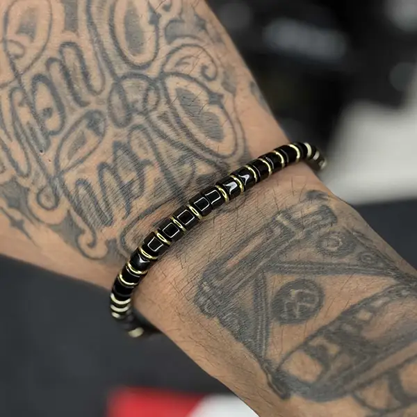 دستبند سنگی